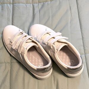🌺NWOT Ryka Leather Sneakers🌺